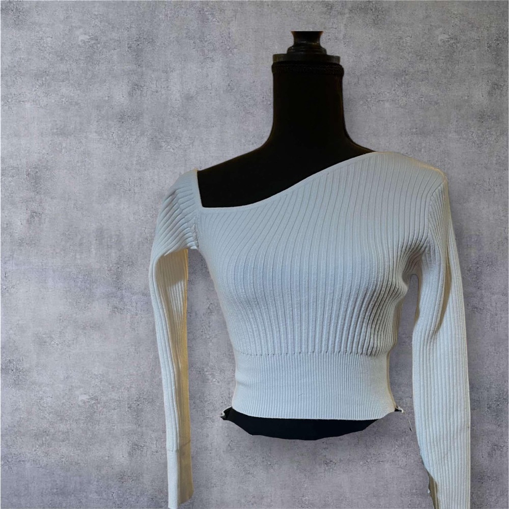 Tina top white petal
